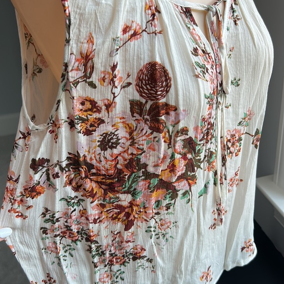 Floral Tank Top - Picture 3 of 6